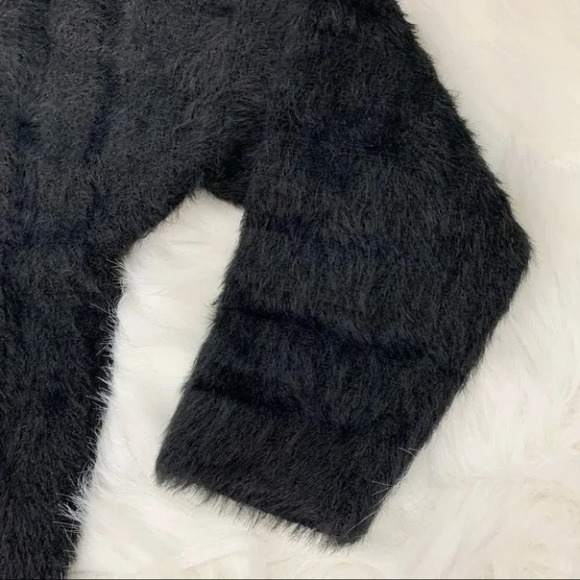 Oak and Fort Fuzzy Sweater V-neck Brushed Knit Black pullover fluffy Size XS - Picture 11 of 16